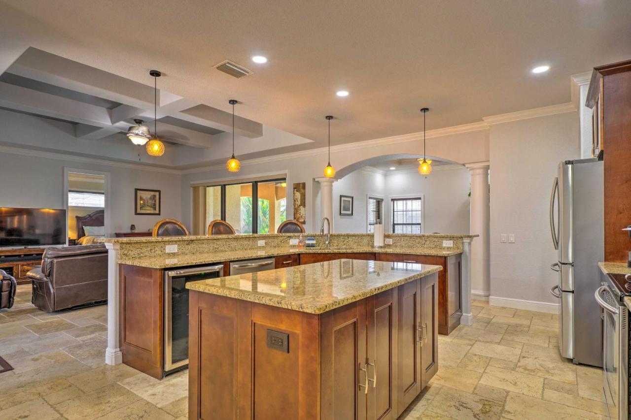 Canalfront Cape Coral Home With Patio And Grill! Exteriör bild